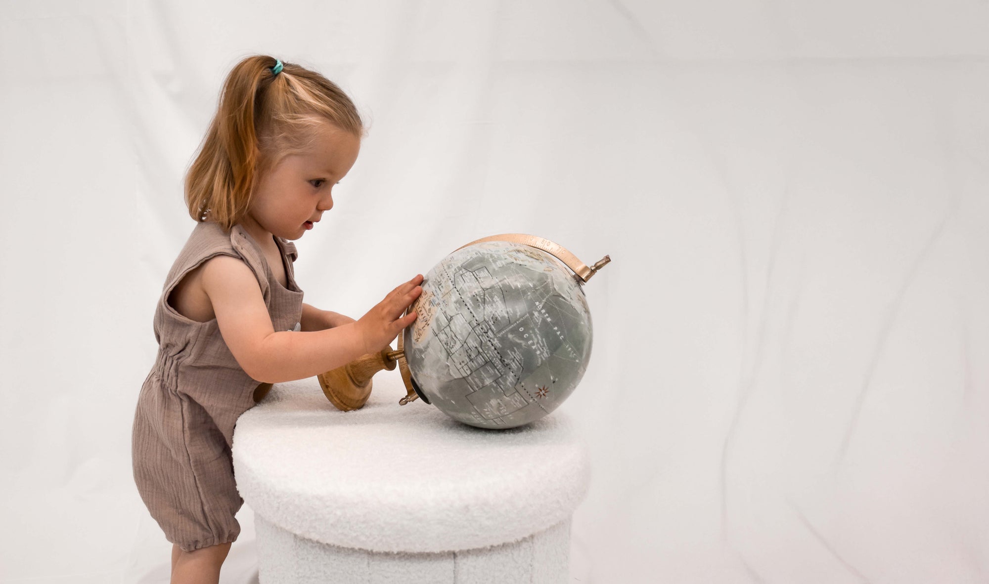 Weniger Spielzeug fördert intensives und kreatives Spielen bei Kindern