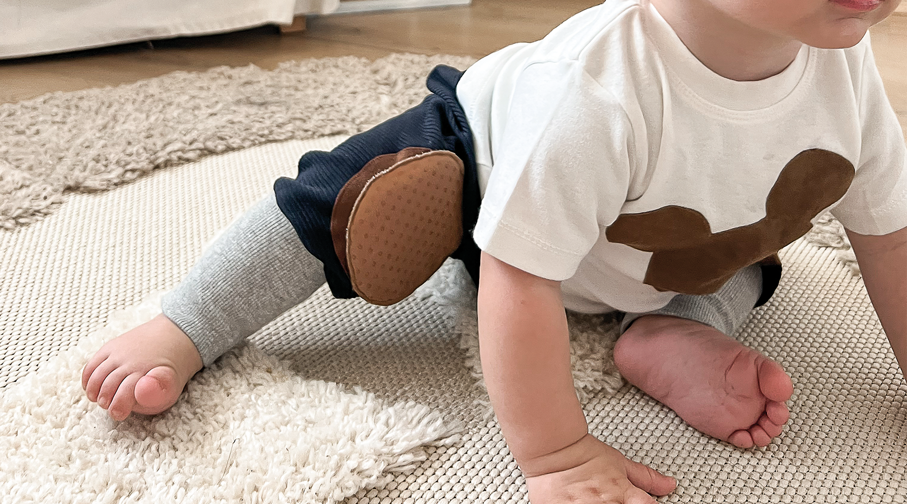 Krabbeln fördern: So unterstützt du dein Baby