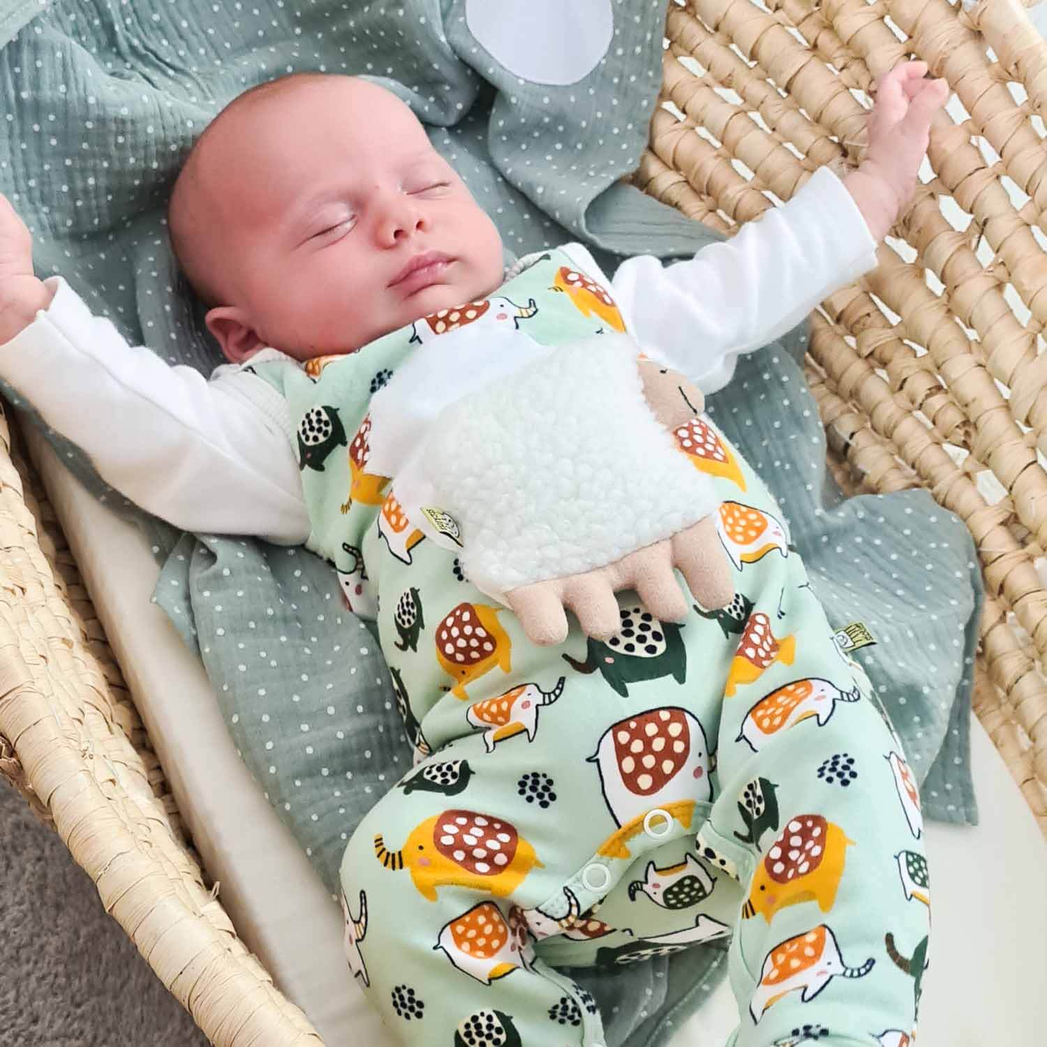 Hilft bei Bauchschmerzen Lindert Bauchschmerzen Koliken Rutscht nicht herunter Wenn nichts mehr hilft, Kuddly hilft, da am Bauch haftet